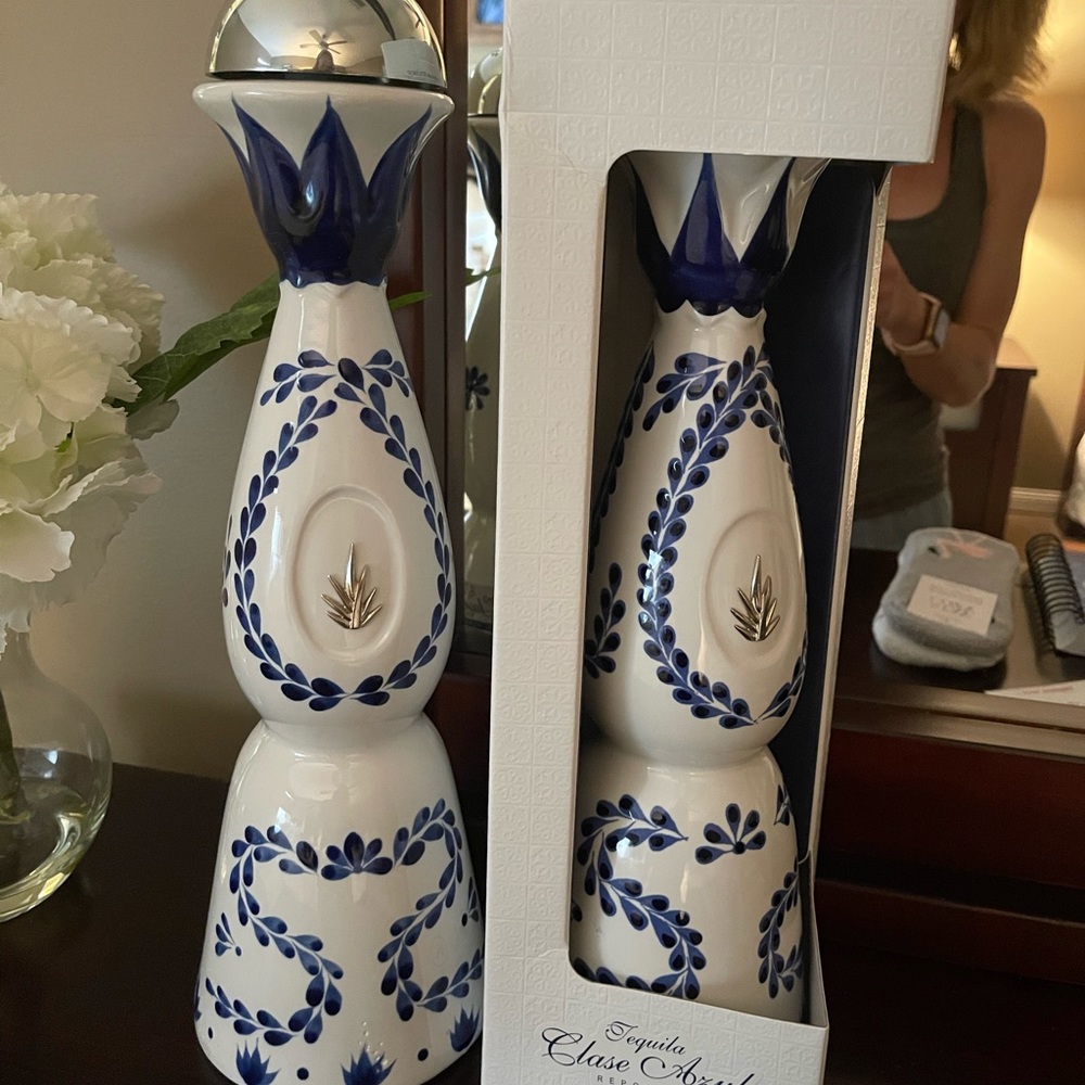 Empty** Clase Azul bottle